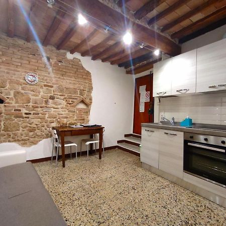 Ferienwohnung Casa Vicolo Delle Chiavi Poggibonsi Exterior foto