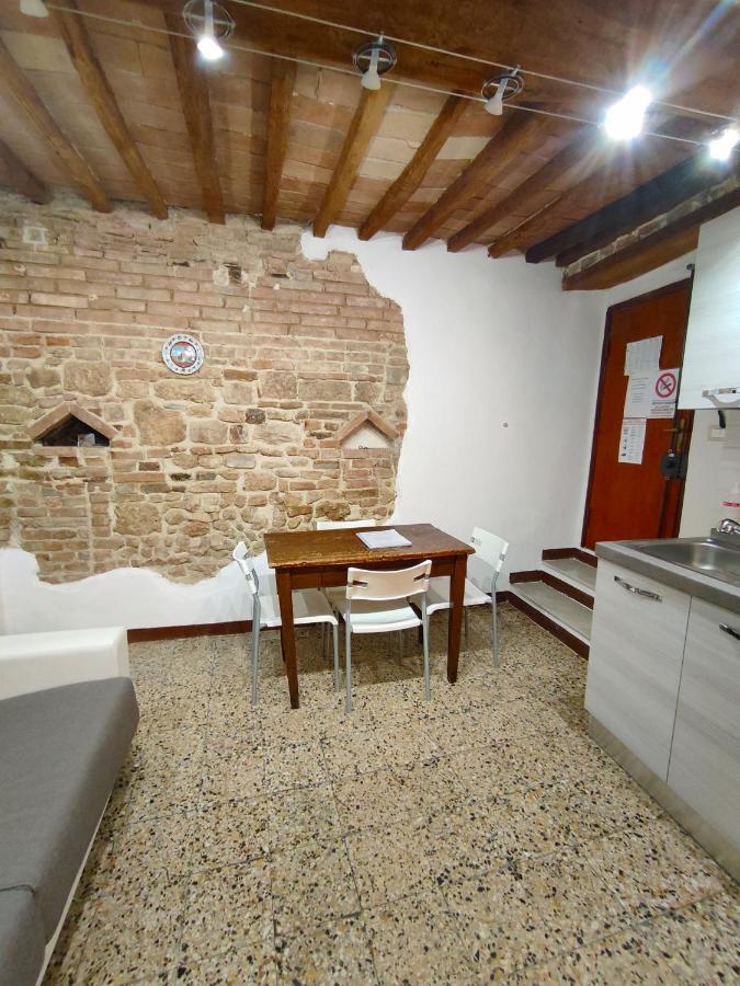 Ferienwohnung Casa Vicolo Delle Chiavi Poggibonsi Exterior foto